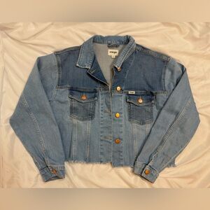 Wrangler Women's Denim Jacket‎ Small Two-Tone Cropped Raw Hem Button Up